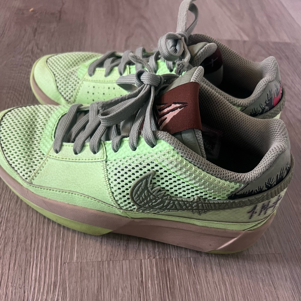 Nike kids ja 1 Halloween zombie